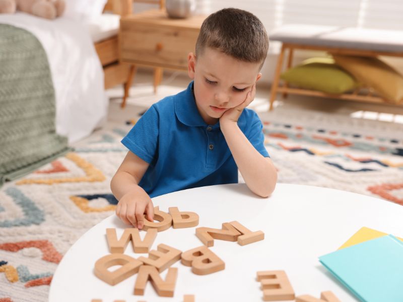 sintomas de autismo - interações sociais