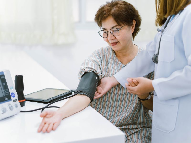 por que a hipertensão pode causar infarto